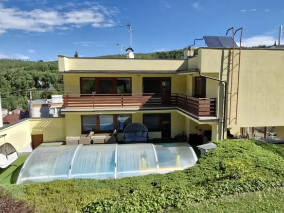 Prodej rodinného domu 8+2 v Luhačovicích