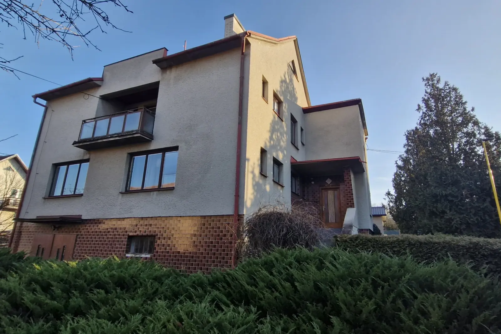 Prodej dvougeneračního rodinného domu 7+2 v Sehradicích