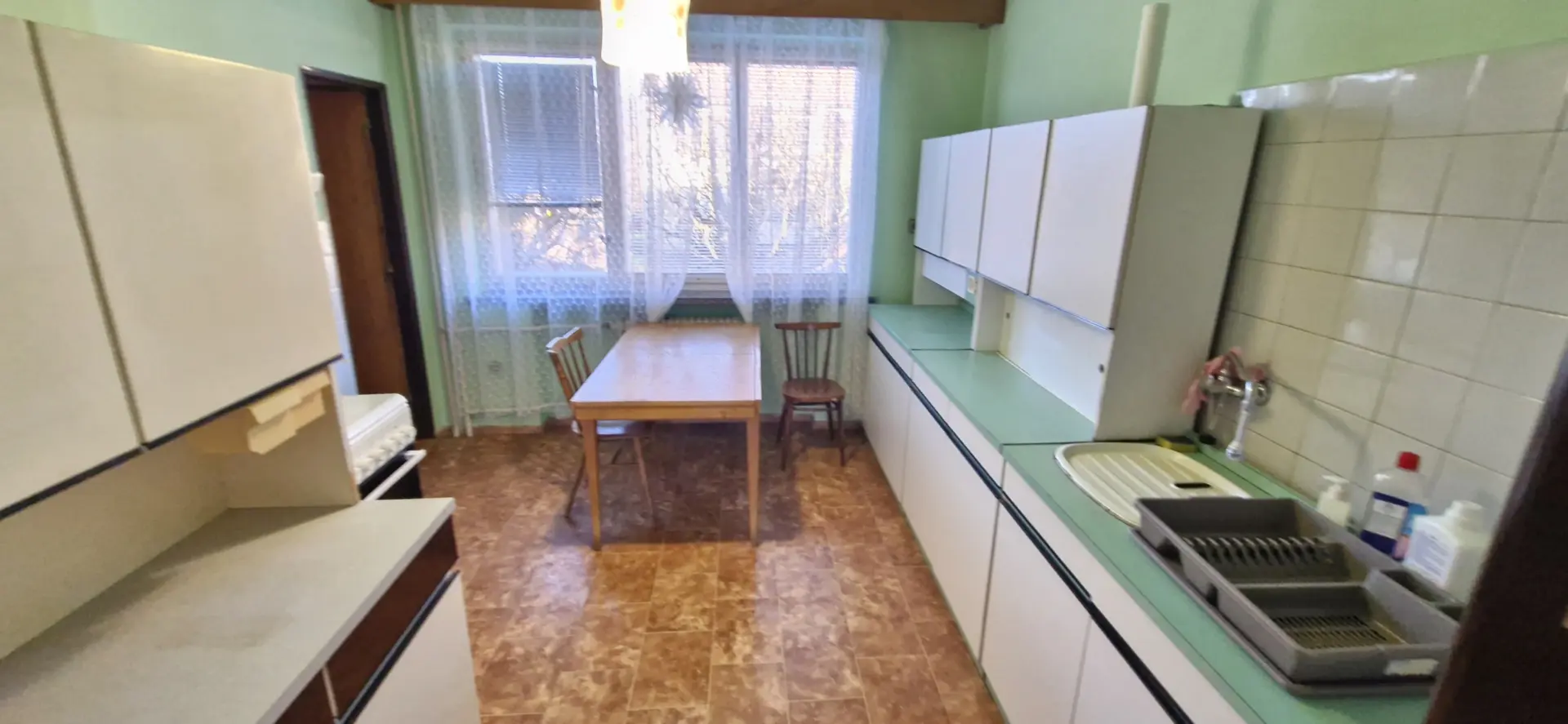 Prodej dvougeneračního rodinného domu 7+2 v Sehradicích